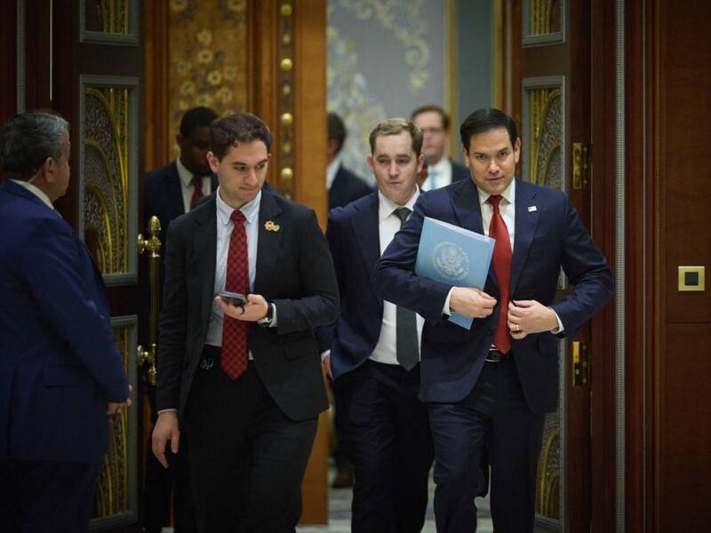  Марко Рубио (вдясно) 